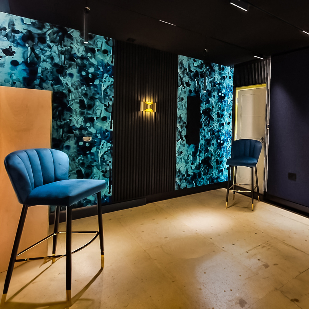 Luxury private home cinema room with magnetic track system with pendant module